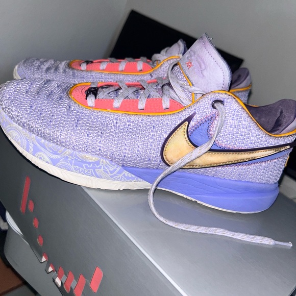 LeBron 20 “Violet Frost” Size 12 M - Picture 3 of 4